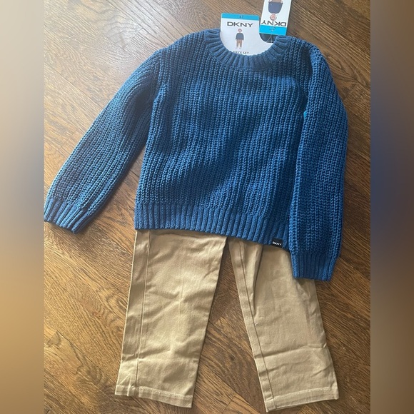 NEW BOYS DKNY 2 piece set Retail $49 - Picture 2 of 7